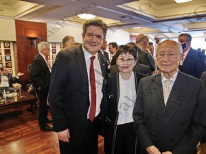 02 ΜΕΛΑΣ ΞΗΡΑΔΑΚΗΣ ΚΟΡΚΙΔΗΣ ΑΛΕΞΑΝΔΡΑΤΟΣ JUNZHENG ΠΡΕΣΒΗΣ ΚΙΝΑΣ ΕΝΩΣΗ ΤΡΑΠΕΖΙΚΩΝ ΧΡΗΜΑΤΟΟΙΚΟΝΟΜΙΚΩΝ ΣΤΕΛΕΧΩΝ ΕΛΛΗΝΙΚΗΣ ΝΑΥΤΙΛΙΑΣ ΕΒΕΠ ΝΑΥΤΙΛΙΑΚΗ ΛΕΣΧΗ ΠΕΙΡΑΙΩΣ 07-03-2023