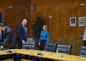 04 ΣΤΑΙΚΟΥΡΑΣ ΑΛΕΞΟΠΟΥΛΟΥ ΞΙΦΑΡΑΣ JACK LI FAN YOTUNG BUS CO LTD ΥΠΟΓΡΑΦΗ ΠΡΟΜΗΘΕΙΑΣ ΗΛΕΚΤΡΙΚΩΝ ΛΕΩΦΟΡΕΙΩΝ ΥΠ ΜΕΤΑΦΟΡΩΝ 03-10-2023