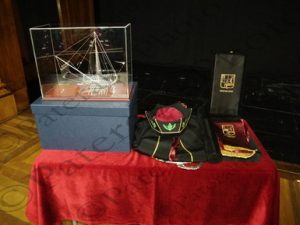 07 ΠΙΚΡΑΜΕΝΟΣ ΚΑΤΣΑΦΑΔΟΣ ΜΙΧΑΗΛΙΔΟΥ ΤΣΑΚΙΡΗΣ ΟΙΚΟΝΟΜΟΥ ΠΑΤΟΥΛΗΣ ΣΦΑΚΙΑΝΑΚΗΣ ΜΑΡΤΙΝΟΣ ΠΑΠΕΙ ΑΝΑΓΟΡΕΥΣΗ ΕΠΙΤΙΜΟΥ ΔΙΔΑΚΤΟΡΑ ΔΗΜΟΤΙΚΟ ΘΕΑΤΡΟ ΠΕΙΡΑΙΑΣ 04-05-2023