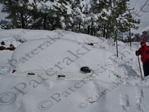 12 ΑΝΘΡΩΠΟΙ ΣΤΑ ΧΙΟΝΙΑ ΙΠΠΟΚΡΑΤΕΙΟΣ ΠΟΛΙΤΕΙΑ 08-02-2023