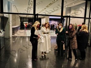 13 ΣΑΚΕΛΛΑΡΟΠΟΥΛΟΥ ΜΕΝΔΩΝΗ ΠΛΑΚΙΩΤΑΚΗΣ ΚΙΚΙΛΙΑΣ ΚΕΦΑΛΟΓΙΑΝΝΗ ΒΑΡΔΙΝΟΓΙΑΝΝΗ ΕΓΚΑΙΝΙΑ ΕΚΘΕΣΗΣ ΕΝΔΥΜΑ ΨΥΧΗΣ ΜΟΥΣΕΙΟ ΑΚΡΟΠΟΛΗΣ 19-12-2022