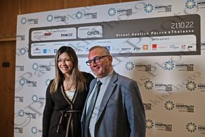 13 ΣΤΑΙΚΟΥΡΑΣ ΚΑΡΑΓΙΑΝΝΗΣ ΖΑΧΑΡΑΚΗ ΤΣΑΚΙΡΗΣ ΝΟΤΟΠΟΥΛΟΥ ΘΕΟΧΑΡΗΣ GREEK HOSPITALITY AWARDS 2022 DIVANI APOLLO ΚΑΒΟΥΡΙ 21-10-2022