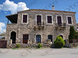 136 ΟΙΚΙΑ ΠΕΤΡΙΝΗ ΛΙΜΑΝΙ ΚΥΠΑΡΙΣΣΙΑ ΜΕΣΣΗΝΙΑ 22-04-2023