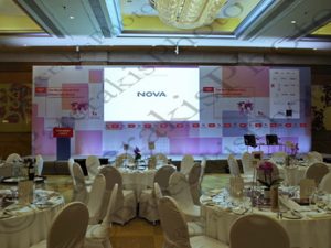 21 ΣΤΑΙΚΟΥΡΑΣ ΚΑΤΡΙΝΗΣ ΒΑΡΒΙΤΣΙΩΤΗΣ TSUNIS ECONOMIST THE WORLD AHEAD 2023 ATHENS GALA DINNER ECONOMIST INTERCONTINENTAL 27-01-2023