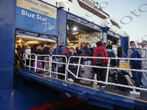 65 ΕΠΙΒΙΒΑΣΗ ΕΠΙΒΑΤΩΝ ΑΥΤΟΚΙΝΗΤΩΝ BLUE STAR DELOS ΛΙΜΑΝΙ ΠΕΙΡΑΙΑΣ 13-04-2023