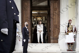 01 PHILIPPE MATHILDE ΒΑΣΙΛΙΑΣ ΒΕΛΓΙΟΥ ΣΑΚΕΛΛΑΡΟΠΟΥΛΟΥ ΕΠΙΣΗΜΗ ΕΠΙΣΚΕΨΗ ΥΠΟΔΟΧΗ ΠΑΡΑΣΗΜΟΦΟΡΗΣΗ ΚΑΤΙΔΙΑΝ ΠΡΟΕΔΡΙΚΟ 02-05-2022