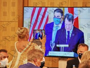 07 ΦΩΤΟΓΡΑΦΙΖΟΝΤΑΣ ΜΕ TAMBLET ΑΠΟ ΤΗΛΕΟΡΑΣΗ ΜΗΤΣΟΤΑΚΗΣ ΑΝΑΣΤΑΣΙΑΔΗΣ 28-07-2021