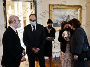 12 ΣΑΚΕΛΛΑΡΟΠΟΥΛΟΥ ΜΕΝΔΩΝΗ MARTINEZ ΔΙΕΥΘΥΝΤΗΣ ΛΟΥΒΡΟΥ ΠΑΡΑΣΗΜΟΦΟΡΗΣΗ ΠΡΟΕΔΡΙΚΟ 24-03-2021