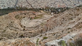 18 ΘΕΑΤΡΟ ΠΕΤΡΑΣ ΠΟΙΚΙΛΟ ΟΡΟΣ ΔΥΤΙΚΗ ΠΛΕΥΡΑ ΠΕΤΡΟΥΠΟΛΗ 07-03-2021