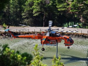 37 ΠΥΡΟΣΒΕΣΤΙΚΟ ΕΛΙΚΟΠΤΕΡΟ ERICKSON S 64 ΤΡΟΦΟΔΟΣΙΑ ΝΕΡΟ ΛΙΜΝΗ ΜΠΕΛΕΤΣΙ ΙΠΠΟΚΡΑΤΕΙΟΣ ΠΟΛΙΤΕΙΑ 08-08-2021