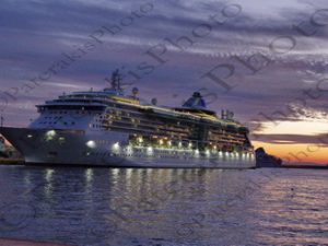 04 BRILLIANCE OF THE SEAS ΚΡΟΥΑΖΙΕΡΟΠΛΟΙΟ ΠΡΕΒΕΛΗ ΔΕΙΛΙΝΟ ΧΡΩΜΑΤΑ ΣΥΝΝΕΦΙΑΜΕΝΟΥ ΟΥΡΑΝΟΥ ΛΙΜΑΝΙ