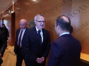 09 HOYER ΠΡΟΕΔΡΟΣ ΕΤΕΠ ΣΤΑΘΑΚΗΣ ΓΑΒΡΟΓΛΟΥ ΥΠΟΓΡΑΦΗ ΕΤΕΠ ΔΕΗ ΔΕΔΔΗΕ HILTON 22-12-2016