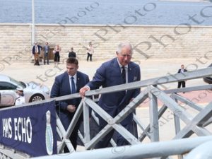 10 CHARLES ΠΡΙΓΚΙΠΑΣ ΟΥΑΛΙΑΣ ΕΠΙΣΚΕΨΗ ΒΡΕΤΑΝΙΚΩΝ ΠΟΛΕΜΙΚΩΝ ΠΛΟΙΩΝ HMS ECHO ΛΙΜΑΝΙ ΠΕΙΡΑΙΑ 10-05-2018