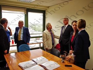 10 ΣΤΑΘΑΚΗΣ TOTAL EXXON MOBIL ΕΛΠΕ ΕΔΕΥ ΥΠΟΓΡΑΦΗ ΠΑΡΑΧΩΡΗΣΗΣ ΘΑΛΑΣΣΙΩΝ ΟΙΚΟΠΕΔΩΝ ΥΠΕΝ 27-09-2018