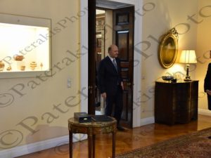 11 MOSCOVICI ΕΠΙΤΡΟΠΟΣ ΕΕ ΠΑΥΛΟΠΟΥΛΟΣ ΑΠΟΔΟΣΗ ΠΑΡΑΣΗΜΟΥ ΤΑΓΜΑΤΟΣ ΤΟΥ ΦΟΙΝΙΚΑ ΠΡΟΕΔΡΙΚΟ 15-02-2017