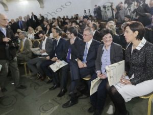 16 ΠΑΥΛΟΠΟΥΛΟΣ ΚΑΤΡΟΥΓΚΑΛΟΣ ΙΔΡΥΜΑ ΜΠΟΤΣΗ ΒΡΑΒΕΙΑ ΠΑΛΑΙΑ ΒΟΥΛΗ 17-01-2018
