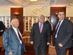 19 CALLANAN ΥΠΟΥΡΓΟΣ EXITING FROM E.U. ΑΓΓΛΙΑΣ SMITH ΠΡΕΣΒΗΣ ΑΓΓΛΙΑΣ ΟΜΙΛΙΑ ΓΙΑ TO BREXIT ΝΑΥΤΙΛΙΑΚΗ ΛΕΣΧΗ ΠΕΙΡΑΙΩΣ 22-11-2017