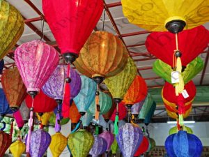 23 ΦΑΝΑΡΑΚΙΑ ΛΟΥΛΟΥΔΙΑ ΑΕΤΟΙ ΚΤΗΡΙΑ HOI AN VIETNAM 15-08-2018