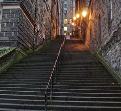 40 WARRISTON CLOSE STAIRS EDINBURGH ΗΝΩΜΕΝΟ ΒΑΣΙΛΕΙΟ 20-12-2017