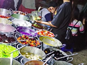 44 ΥΠΑΙΘΡΙΑ ΑΓΟΡΑ TRANG TIEN BRIDGE HUE VIETNAM 16-08-2018