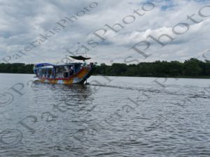 47 ΤΟΥΡΙΣΤΙΚΑ ΠΛΟΙΑΡΙΑ ΦΟΡΤΗΓΙΔΕΣ ΒΑΡΚΕΣ ΨΑΡΑΣ ΝΕΡΟΒΟΥΒΑΛΟΣ PERFUME RIVER HUE VIETNAM 17-08-2018