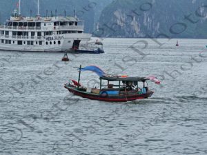 58 ΨΑΡΟΚΑΙΚΑ ΒΑΡΚΕΣ ΠΛΩΤΗ ΑΓΟΡΑ HA LONG BAY VIETNAM 18-08-2018