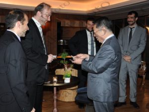 05 ADRIANA ROSE CARRAS ΔΕΙΠΝΟ ΠΡΙΝ ΤΗΝ ΟΝΟΜΑΣΙΑ ΙΑΠΩΝΙΑ 07-01-2016