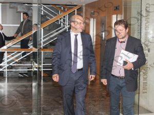 07 ΧΑΤΖΗΔΑΚΗΣ ΒΟΡΙΔΗΣ ΣΤΥΛΙΑΝΙΔΗΣ ΚΟΥΜΟΥΤΣΑΚΟΣ DOUBLE IDEAS FIGHT DEBATE ΕΒΕΑ 11-11-2015