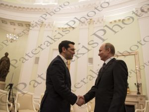 07 POUTIN ΤΣΙΠΡΑΣ ΕΠΙΣΗΜΗ ΕΠΙΣΚΕΨΗ ΚΑΤΑΘΕΣΗ ΣΤΕΦΑΝΟΥ ΚΑΤΙΔΙΑΝ ΚΡΕΜΛΙΝΟ KREMLIN MOSCOW ΡΩΣΙΑ 08_09-04-2015