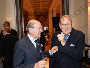 11 ΧΑΡΔΟΥΒΕΛΗΣ ΔΡΑΓΑΣΑΚΗΣ ECONOMIST GALA DINNER Μ.ΒΡΕΤΑΝΙΑ 20-01-2015