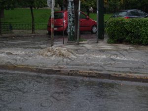 28 ΥΠΕΡΧΕΙΛΙΣΗ ΦΡΕΑΤΙΟΥ ΟΜΒΡΙΩΝ ΟΔΟΣ ΠΕΙΡΑΙΩΣ 25-11-2016