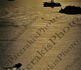 0635 ΑΝΤΑΝΑΚΛΑΣΕΙΣ APOLO I CRUISE SHIP ΠΛΑΤΦΟΡΜΑ ΕΞΟΡΥΞΗΣ ΦΥΣΙΚΟΥ ΑΕΡΙΟΥ PONTE NITEROI GUANABARA BAY RIO DE JANEIRO ΒΡΑΖΙΛΙΑ 06-08-2025