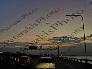 0645 ΑΕΡΟΠΛΑΝΟ ΠΑΝΩ ΑΠΟ ΤΟΝ ΑΥΤΟΚΙΝΗΤΟΔΡΟΜΟ ΓΕΦΥΡΑ PONTE PRES COSTA E SILVA NITEROI RIO DE JANEIRO ΒΡΑΖΙΛΙΑ 06-08-2025